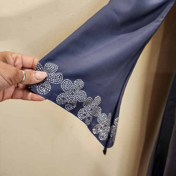 Elegant Blue Kaftan with Silver Embroidery Fits LARGE - Picture 3 of 12